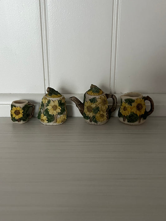 Miniature Sunflower Ceramic Tea Set – 4-Piece Vintage Country Mini Display (c.1990s)