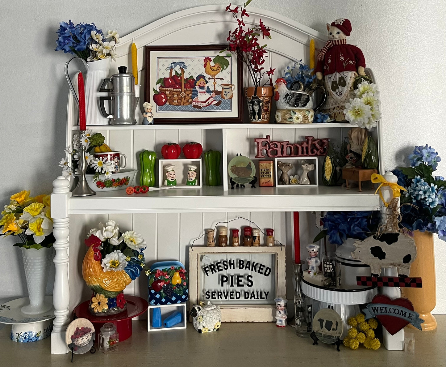 Vintage Lena Qvick Ström Mouse Shakers (1970s Swedish Design) – Brown & Cream Ceramic Pair