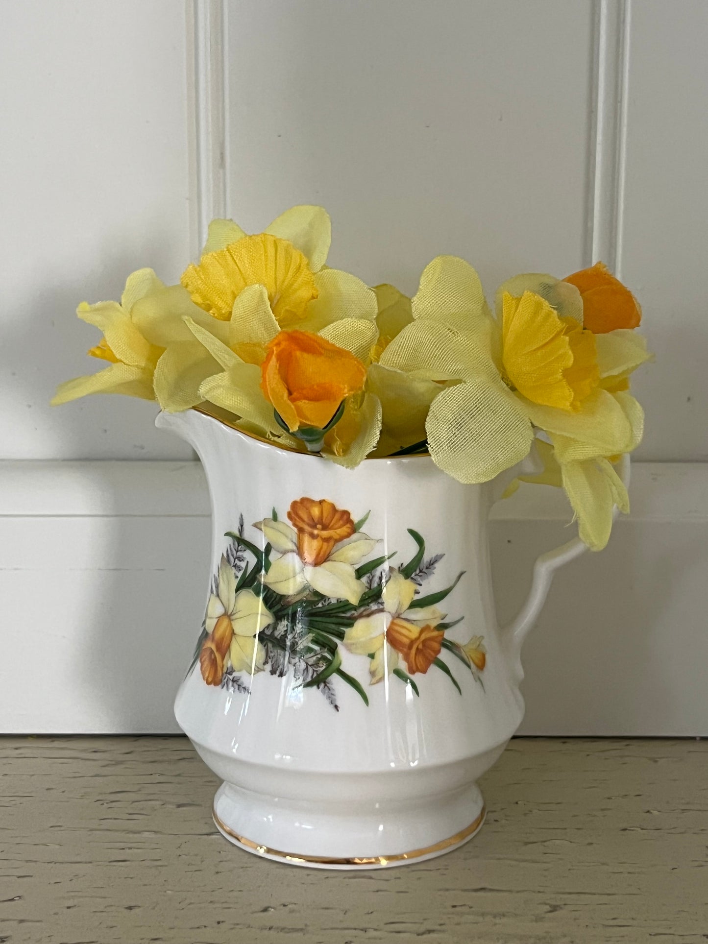 1960’s Vintage Royal Windsor Fine Bone China Creamer – Daffodil Motif – Made in England