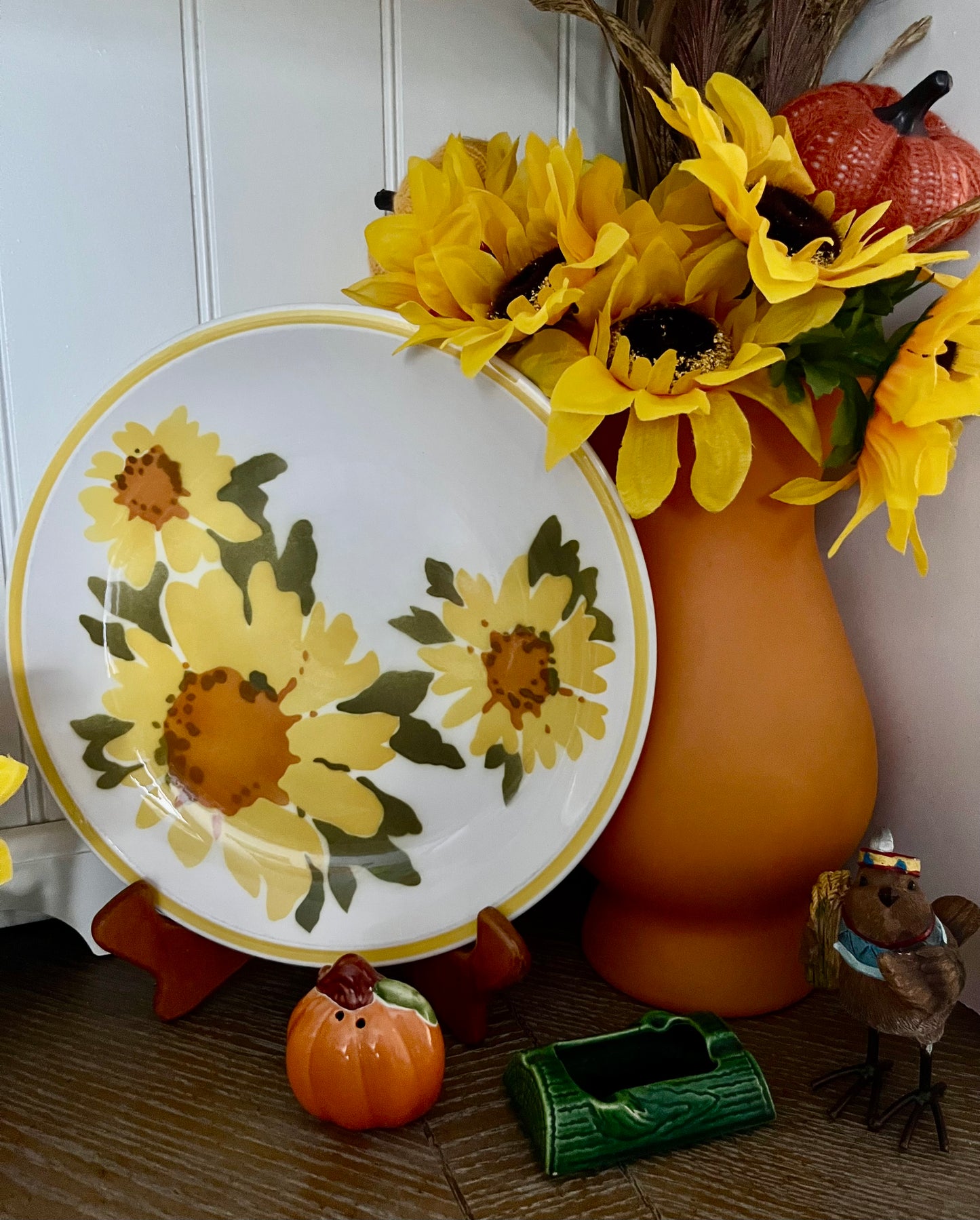 Fall Harvest Bird Resin Figurine with Feather Headdress & Wheat Bundle (4” Tall – Autumn Table Décor)