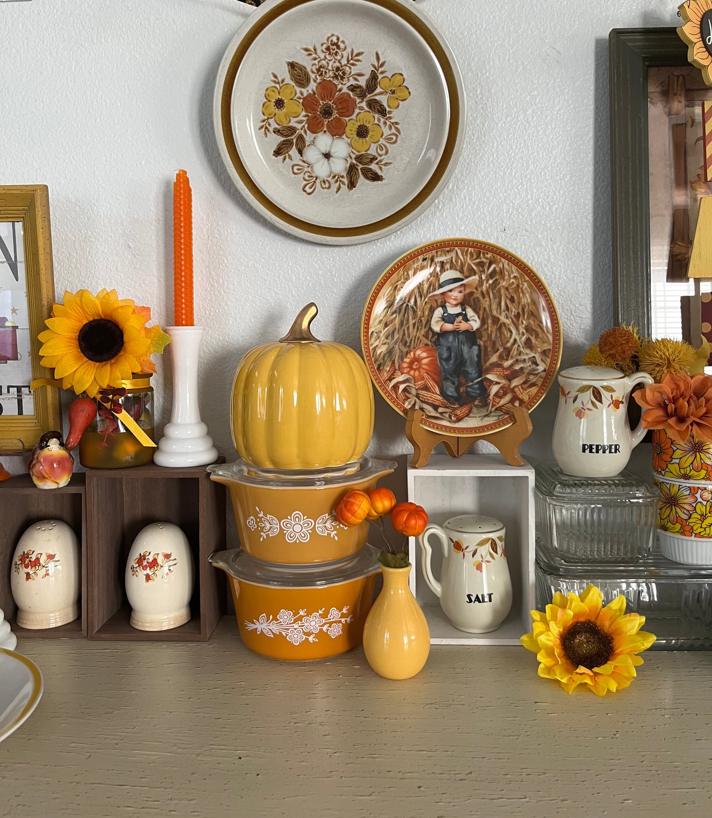 Modern Yellow Ceramic Pumpkin Décor with Gold Stem (Contemporary Fall Accent, 8”)