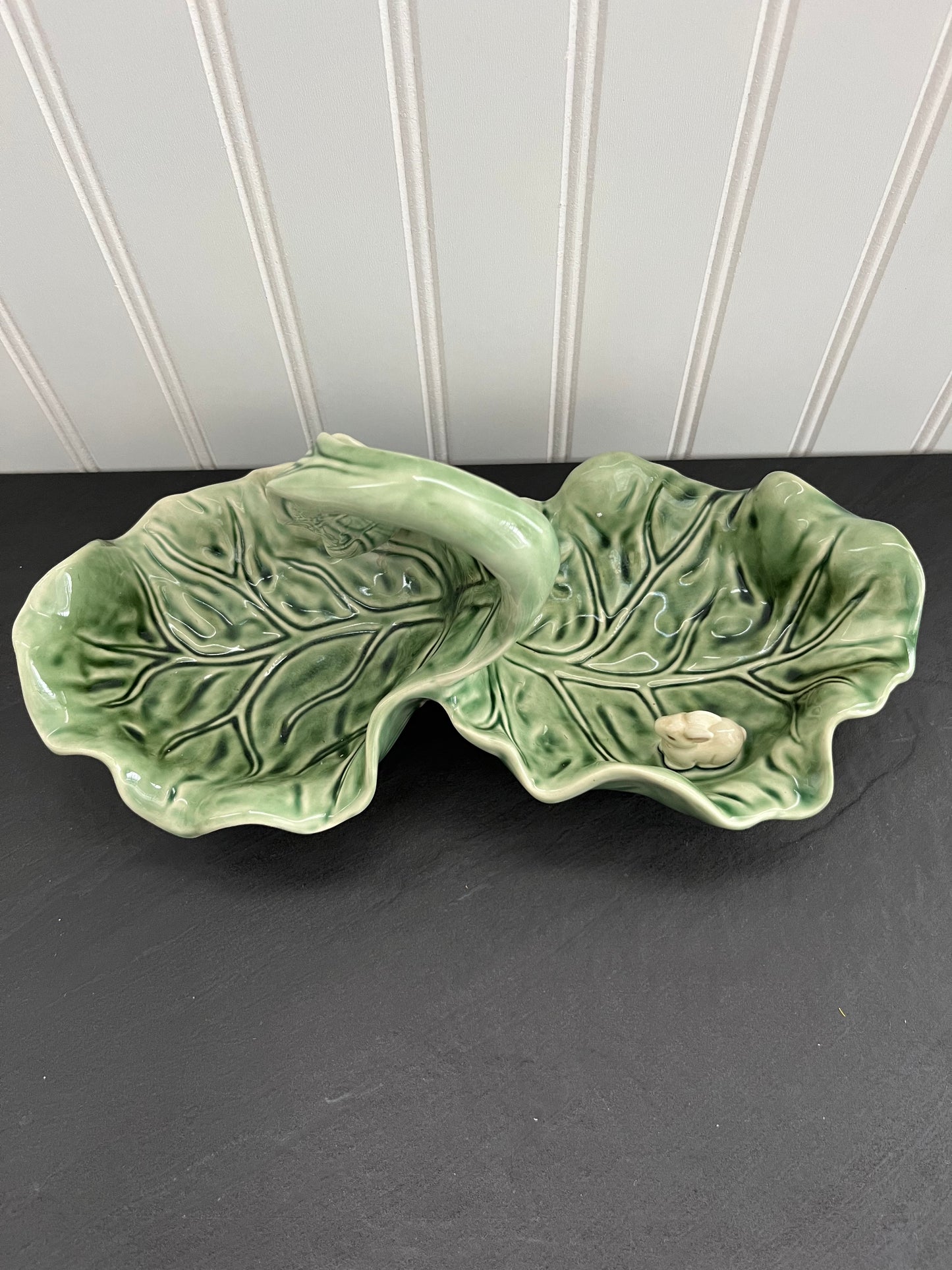Vintage 1980s Majolica-Style Lettuce Leaf Divided Dish with Bunny – Cabbageware Charm
