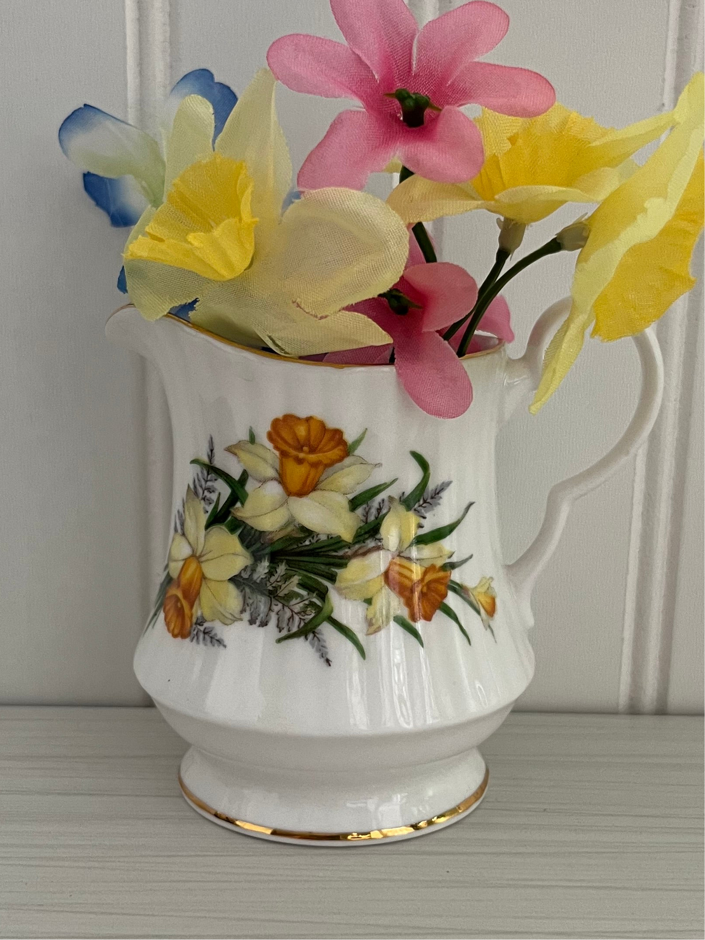 1960’s Vintage Royal Windsor Fine Bone China Creamer – Daffodil Motif – Made in England