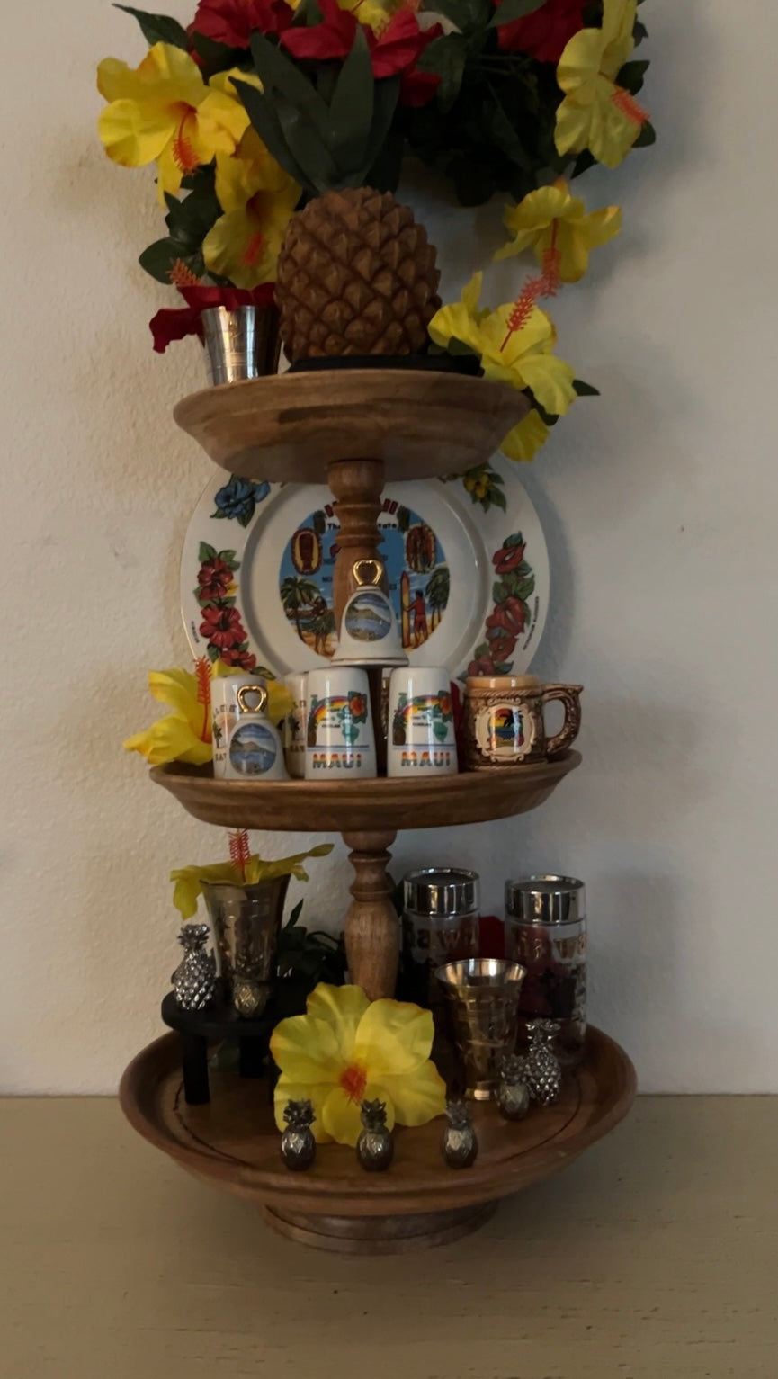 Vintage Hawaii Souvenir Black & Gold Glass Salt & Pepper Shakers, 5” Vintage Kitsch Tiki Decor