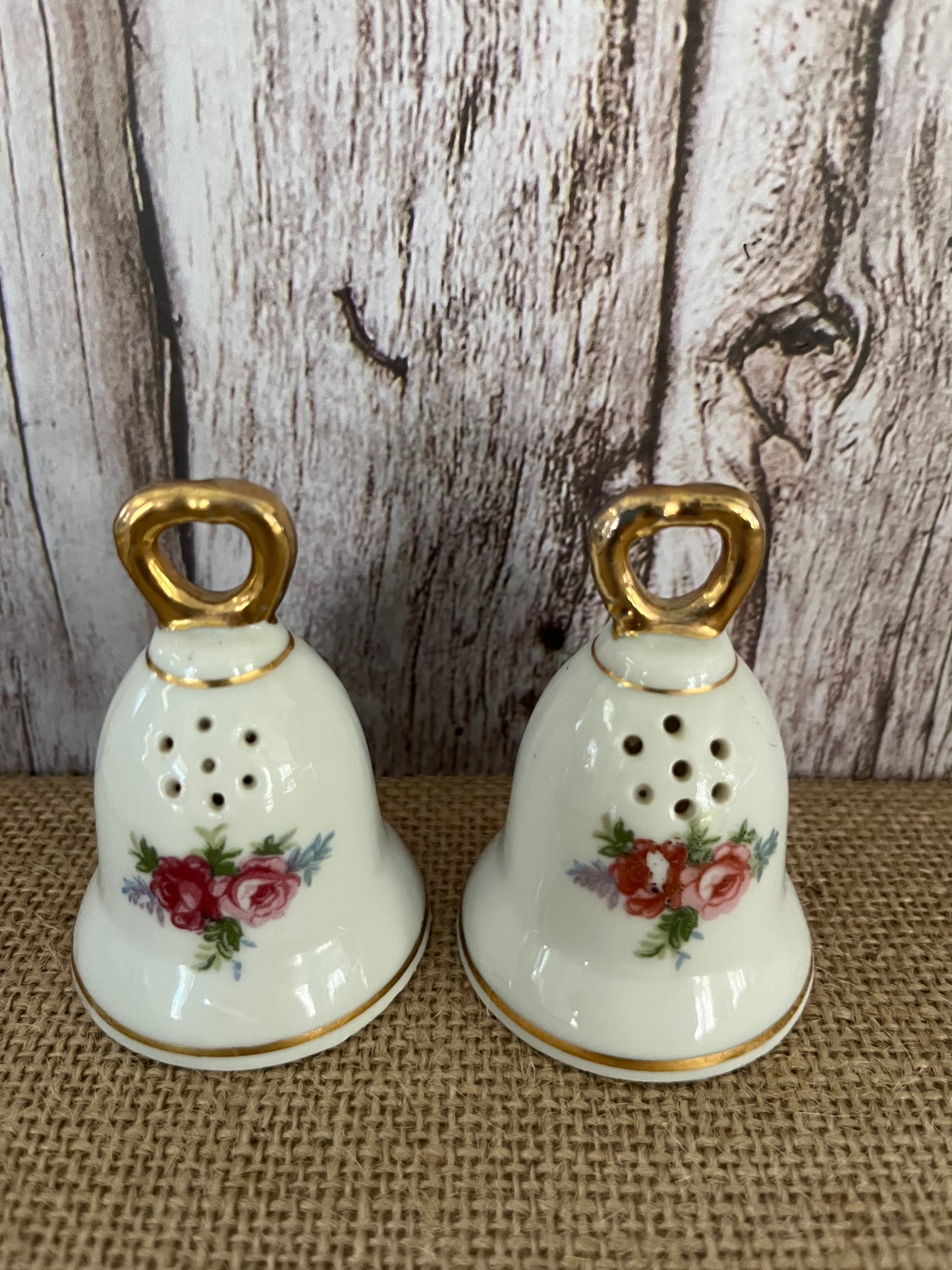 Vintage Aloha Hawaii Diamond Head & Floral Bell-Shaped Salt & Pepper Shakers, Tiki Islands Fusion, 1950s Porcelain, Gold Accents