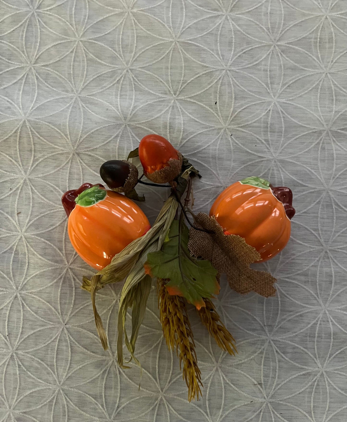 Pair of Vintage Pumpkin Salt & Pepper Shakers
Material: Glazed Ceramic
