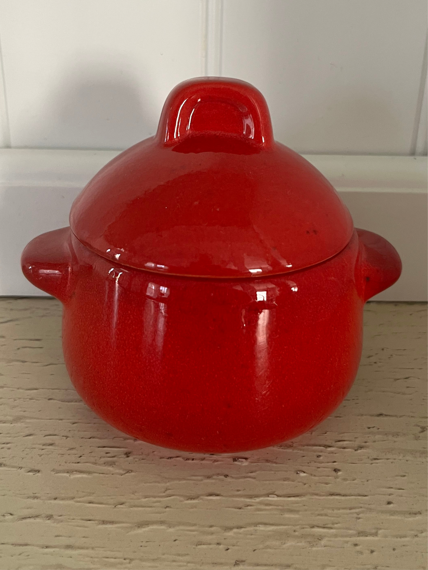 Vintage Mini Red Ceramic Bean Pot or Chili Crock with Lid – 1980s Cottage Kitchenware