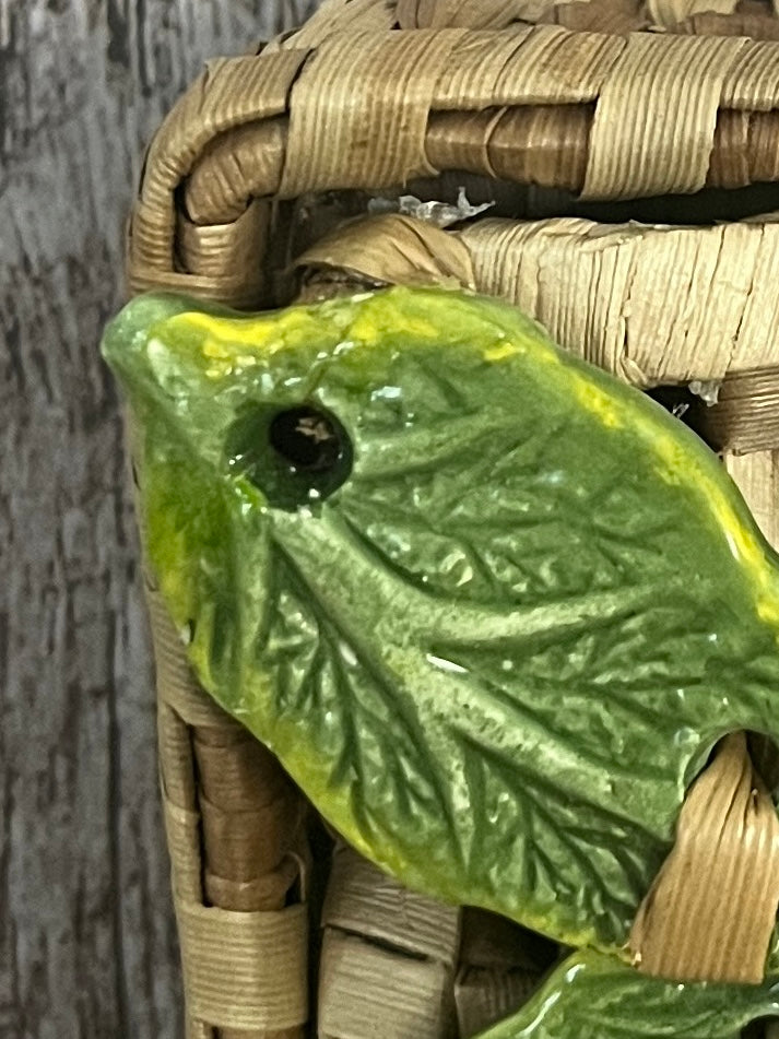 Vintage Aloha Tiki Islands Ceramic Green Leaf & Raffia Napkin Rings Set with Box