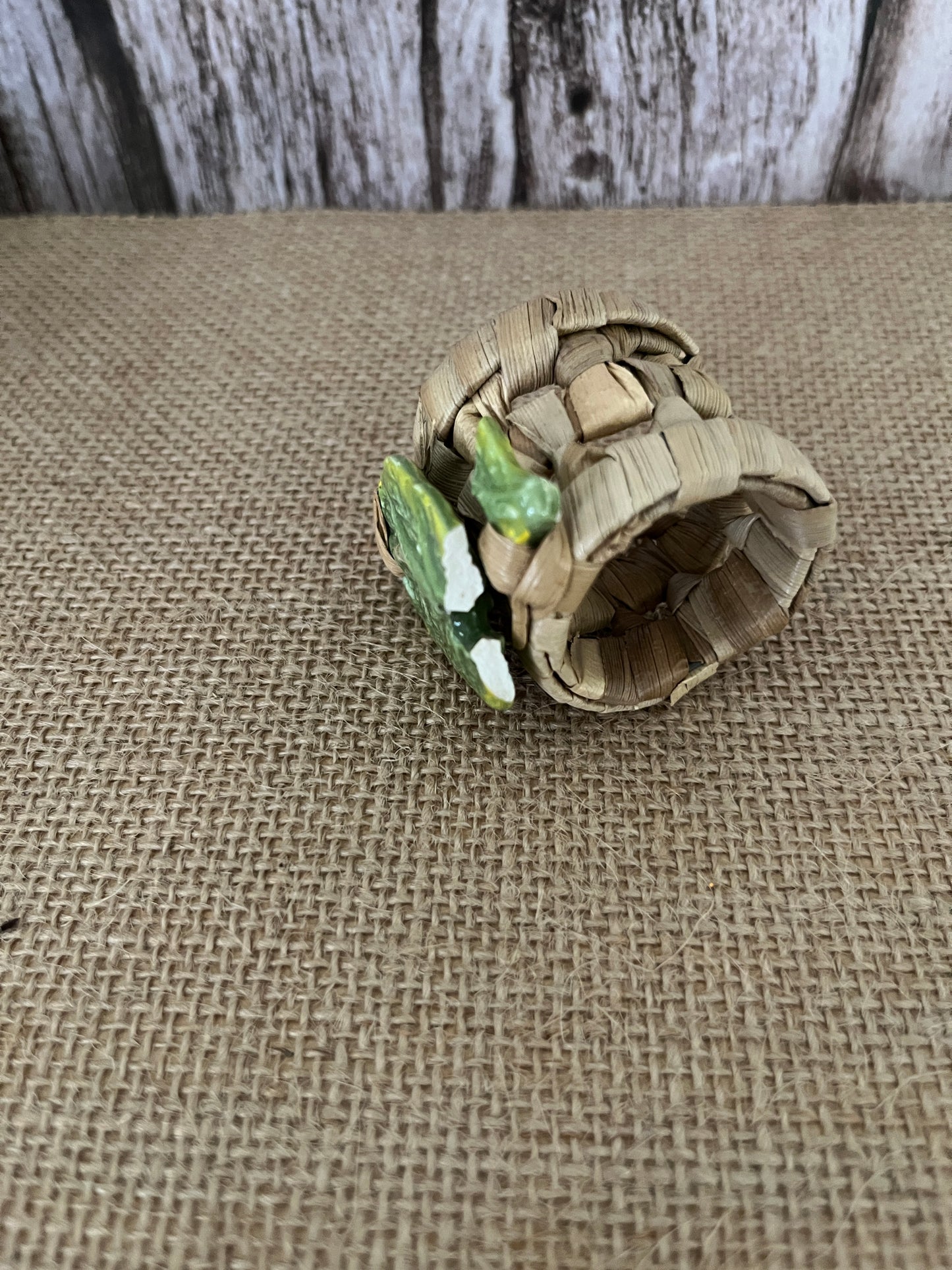 Vintage Aloha Tiki Islands Ceramic Green Leaf & Raffia Napkin Rings Set with Box