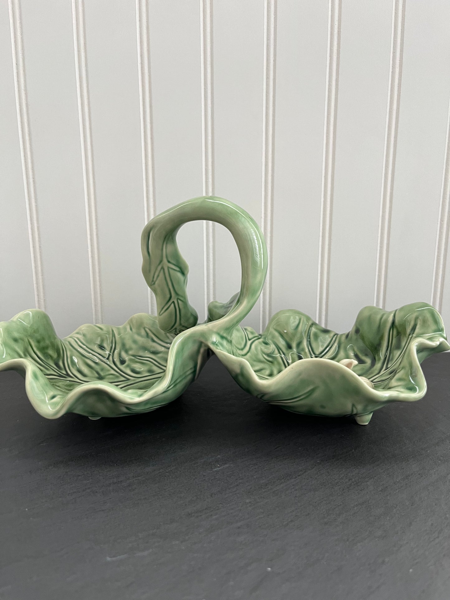 Vintage 1980s Majolica-Style Lettuce Leaf Divided Dish with Bunny – Cabbageware Charm