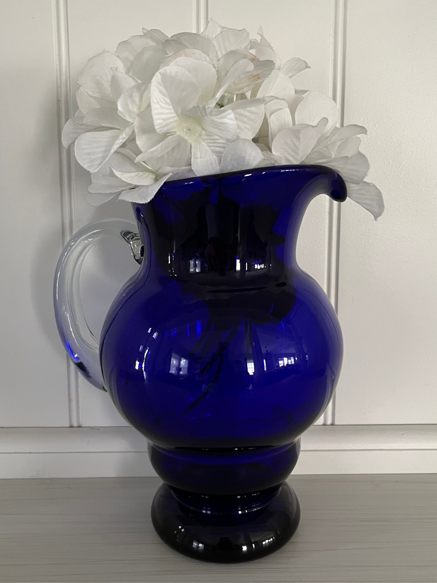 Vintage 1980s Cobalt Blue Glass Water Pitcher with Clear Handle – Hand-Blown Style