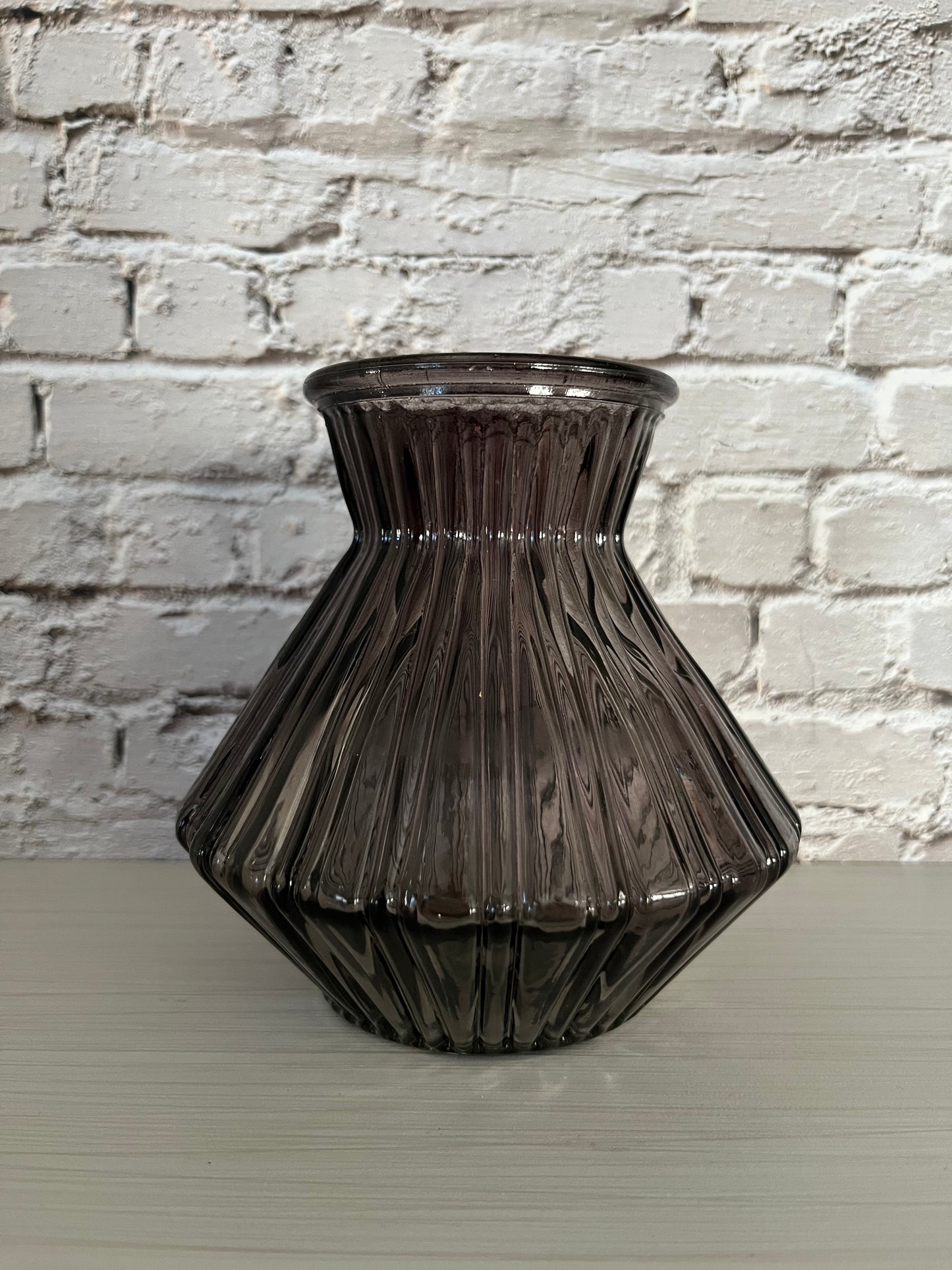 Vintage 1950s–60s Charcoal Black Glass Atomic Vase – Mid Century Modern Ribbed Diamond Form
