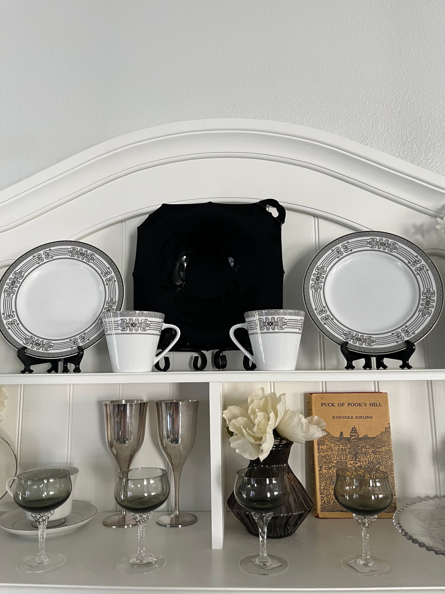 Pair of Colin Cowie Westchester Scroll Salad Plates – 8½” JCPenney China Home Collection (2000s)