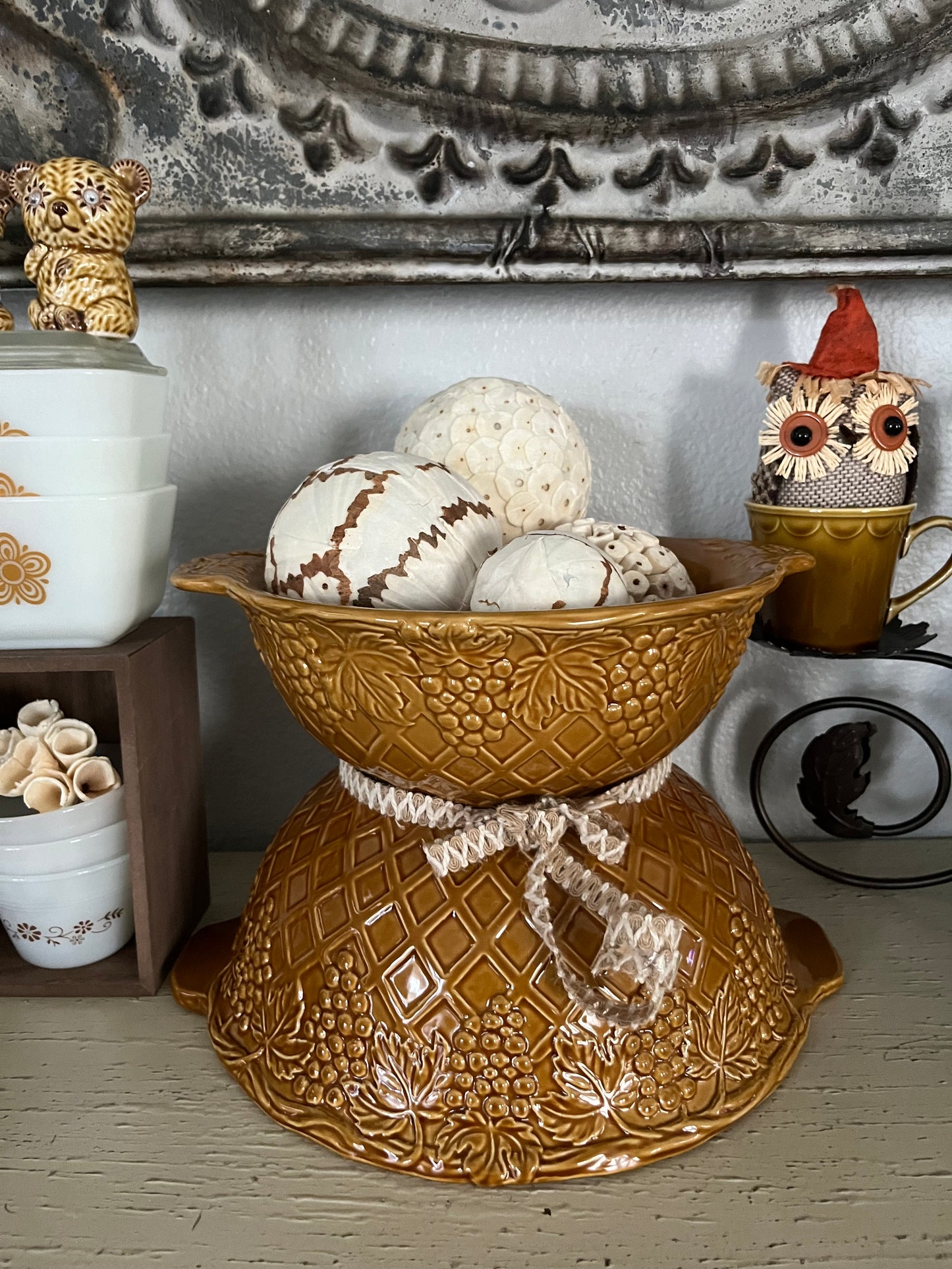 Tuscany Style Basketweave Bowls (2qt & 3qt) – Grapes Motif Temptations by Tara