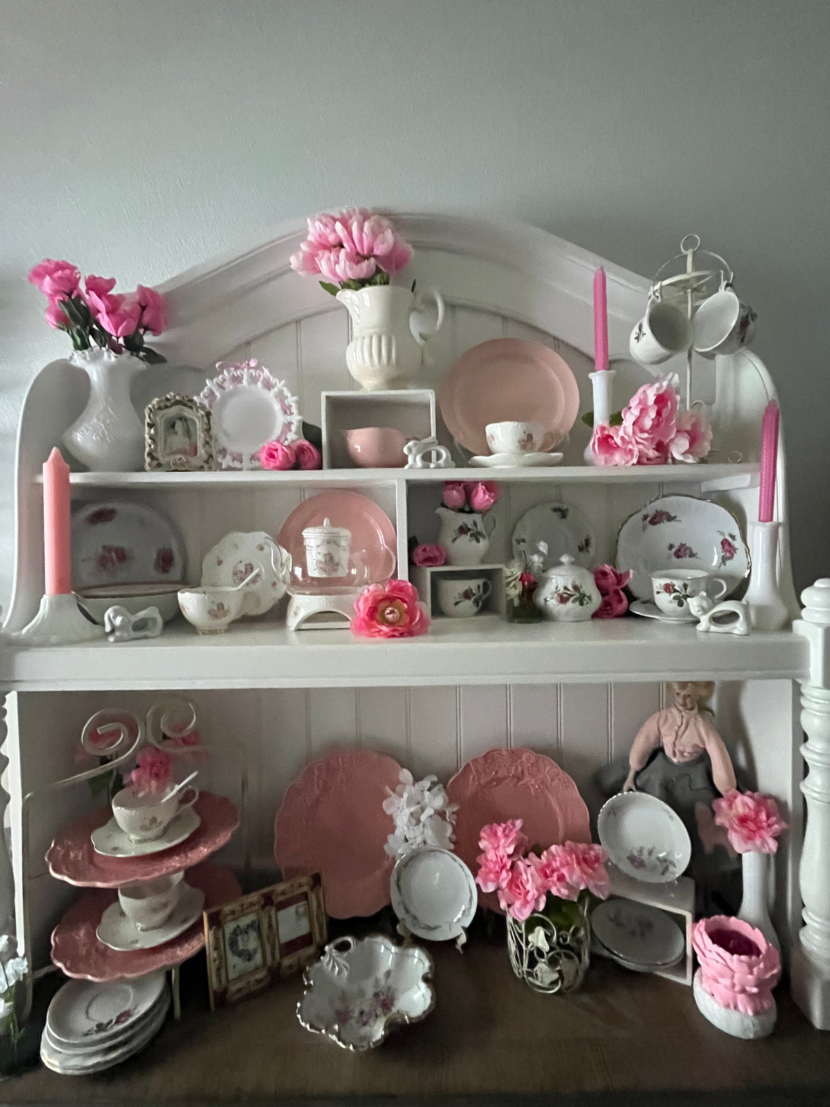 Vintage 1950s Made in Japan Pink Rose with Baby’s Breath Saucers – Gold Rim Porcelain Floral (2 Saucer)