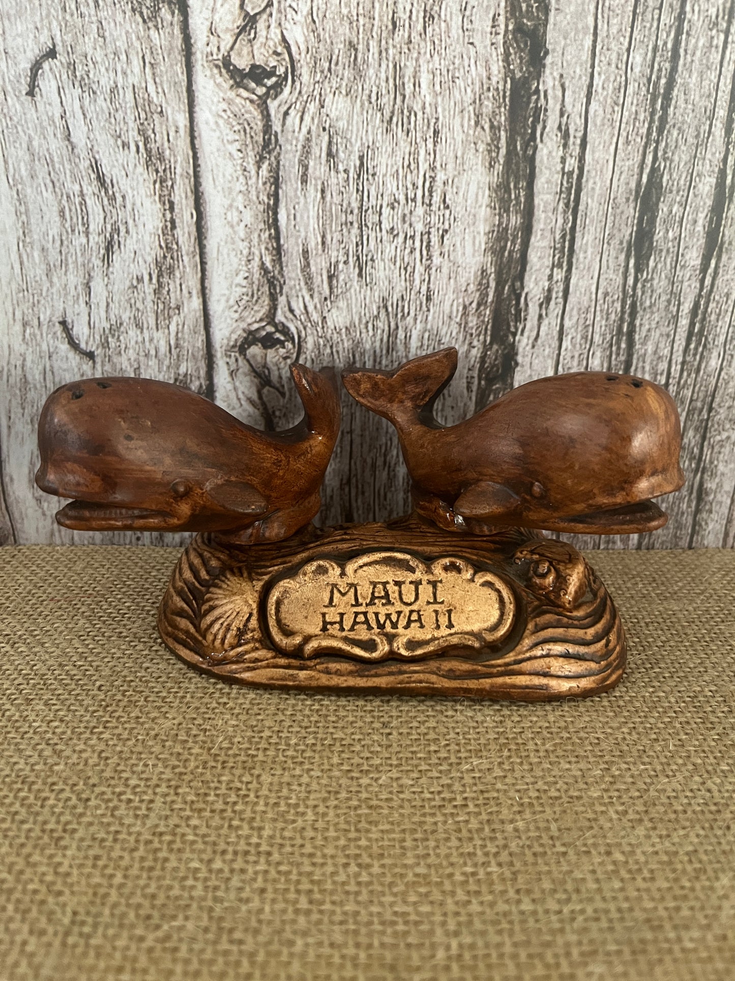 Circa 1960’s Vintage Treasure Craft Maui Hawaii Whales Salt & Pepper Shaker Set -
