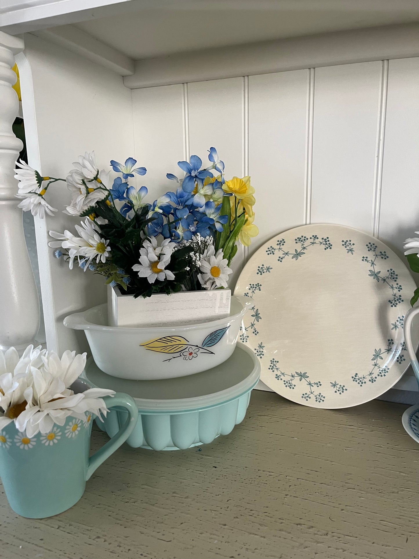 Vintage Fire-King “Blue & Gold Leaf” Casserole Dish – 1950s (1.5 QT, Pattern #467)