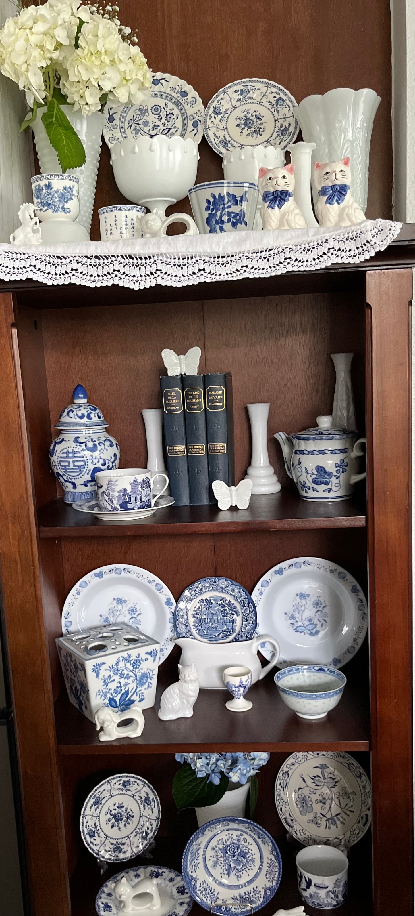 Grandmillennial Style Vintage Blue and White Qinghua Porcelain Egg Cup -