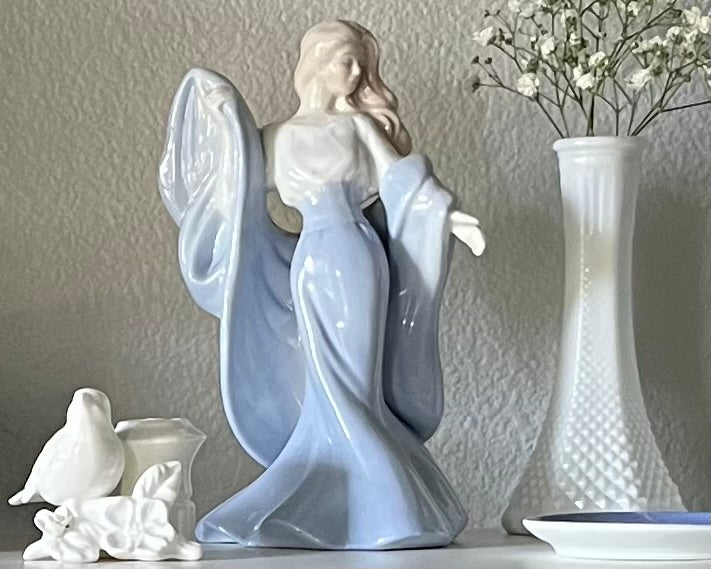 Vintage 1983 George Good Porcelain Bird Candle Holder - Bone China - 2.5" - Collectible Decor