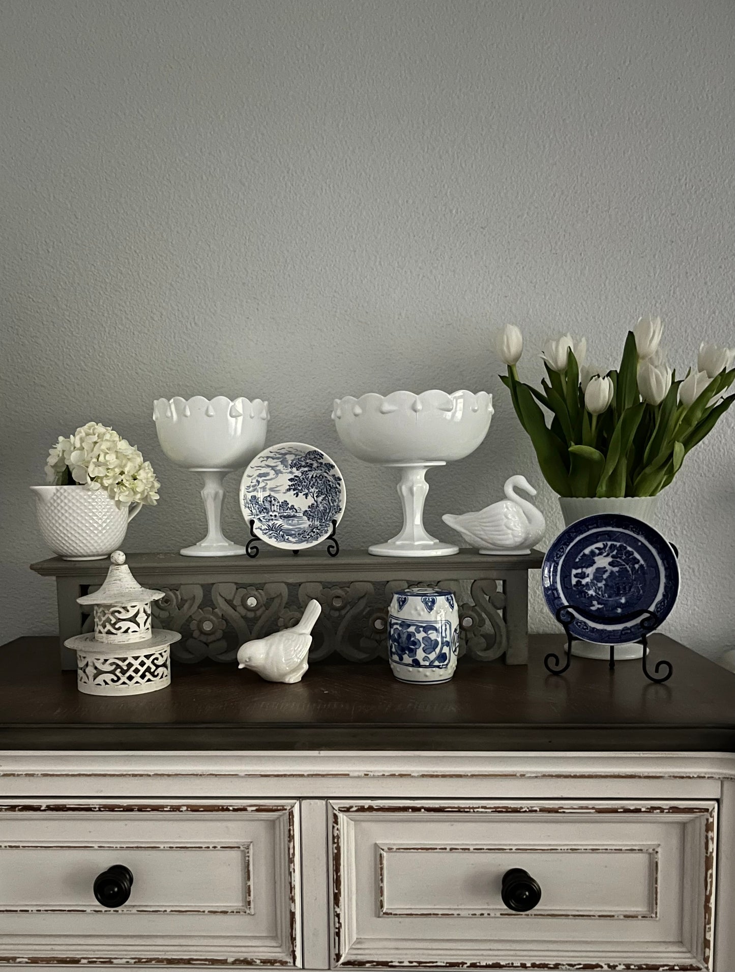 Grandmillennial Style Vintage Mini 4" High Blue and White Chinoiserie Vine Motif Pedestal Barrel