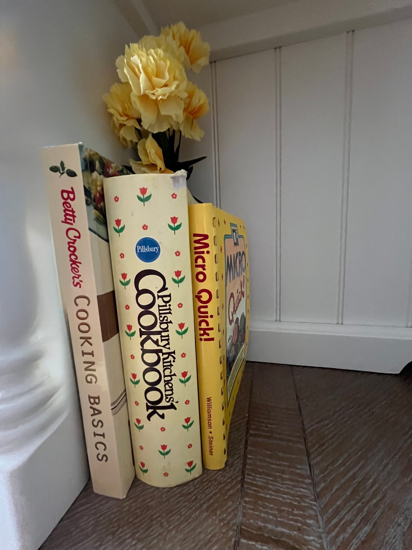 Vintage 1984 Pillsbury Kitchens’ Cookbook Ring Binder Edition