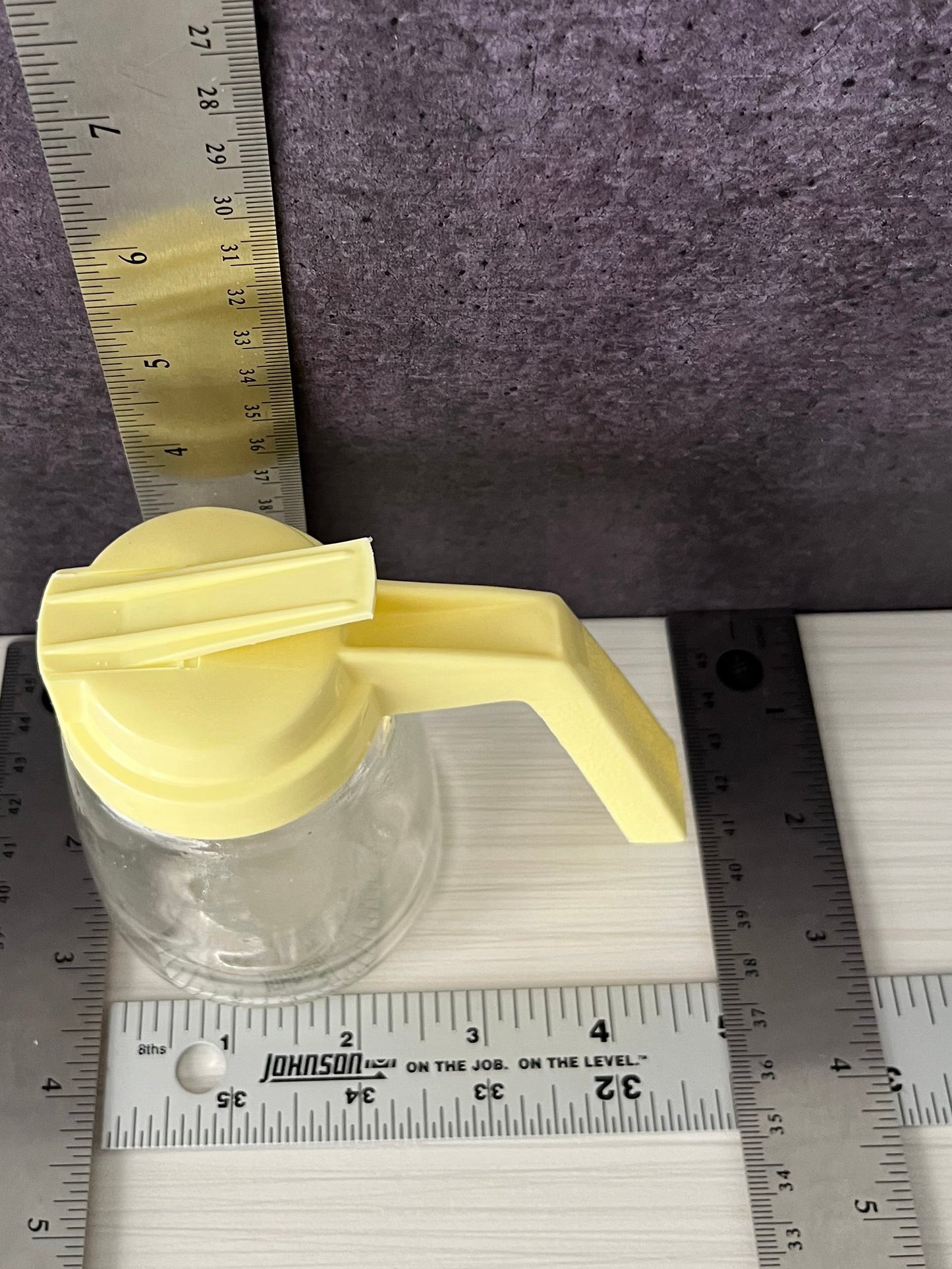 Vintage Federal Glass Syrup Dispenser w/ Yellow Plastic Lid & Handle, Mid Century Pancake Syrup Pitcher, Retro Kitchen Glassware 1960s-70’s