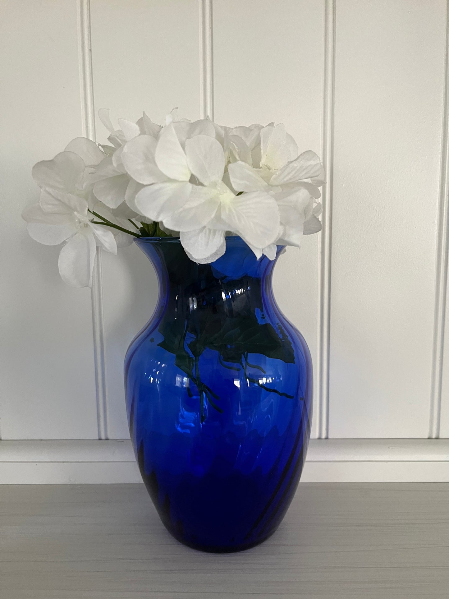 Vintage 1980s Indiana Glass “Illusions” Cobalt Blue Swirl Vase – Flared Rim Flower Vase