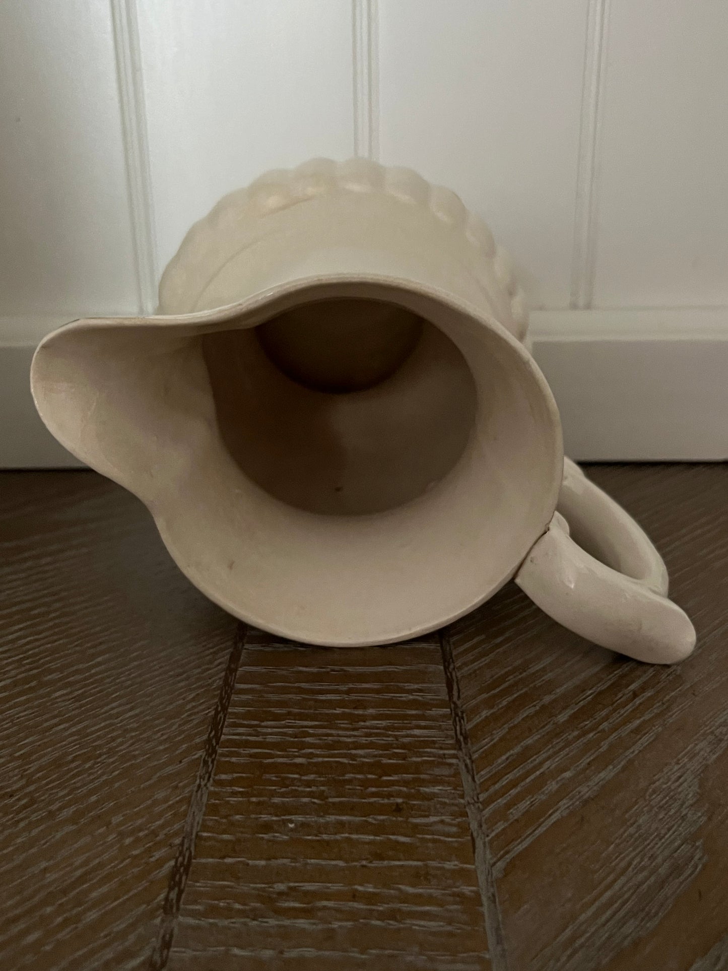 Vintage Patinaed 1950s Betson’s Ivory Ceramic Glazed Earthenware Creamer Pitcher – Pedestal Base Cottage Cream Jug – Farmhouse Ironstone Style