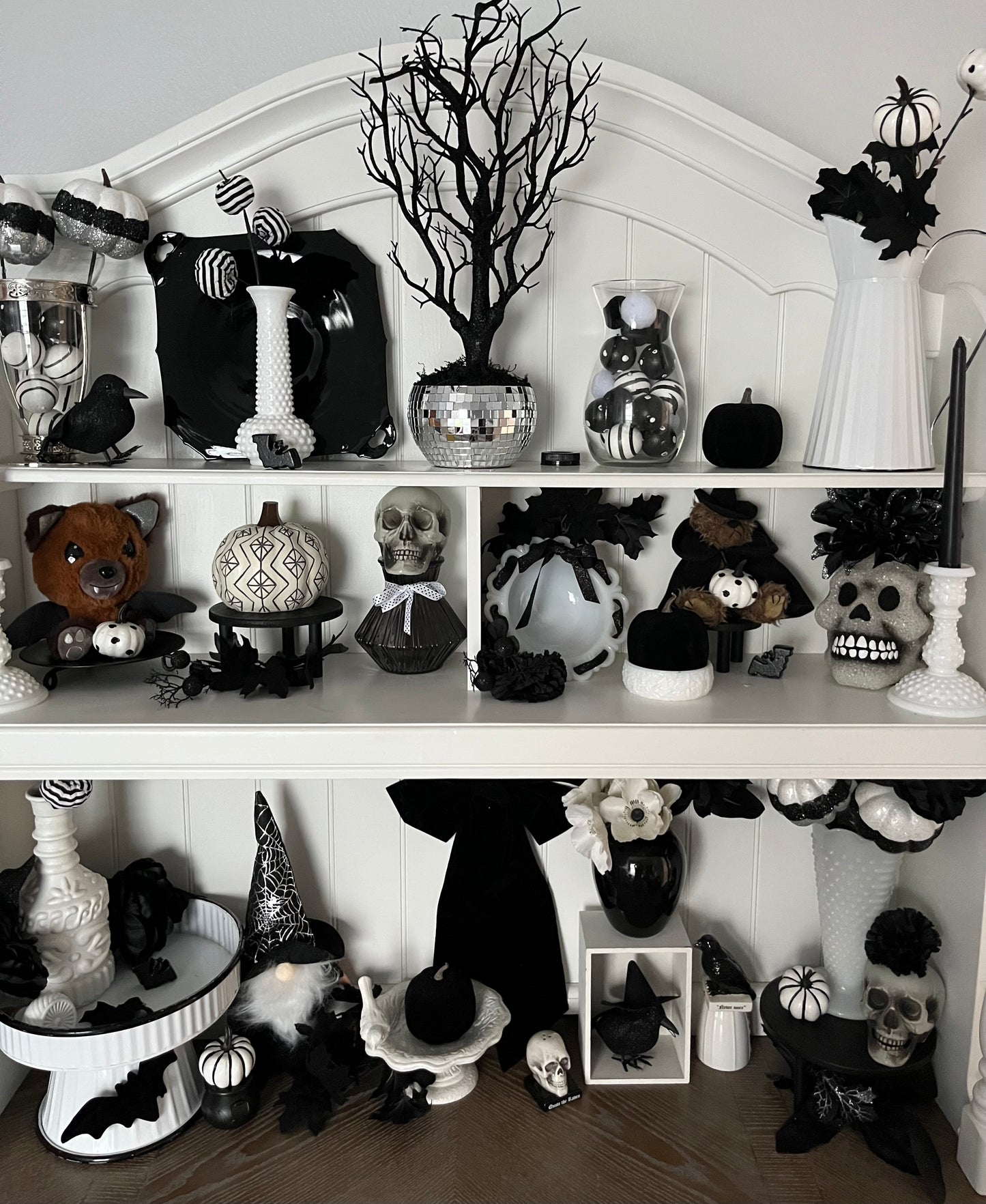 Modern Boho Tribal Pattern Pumpkin Décor – Black & White Ceramic-Style Gourd (2010s Contemporary)