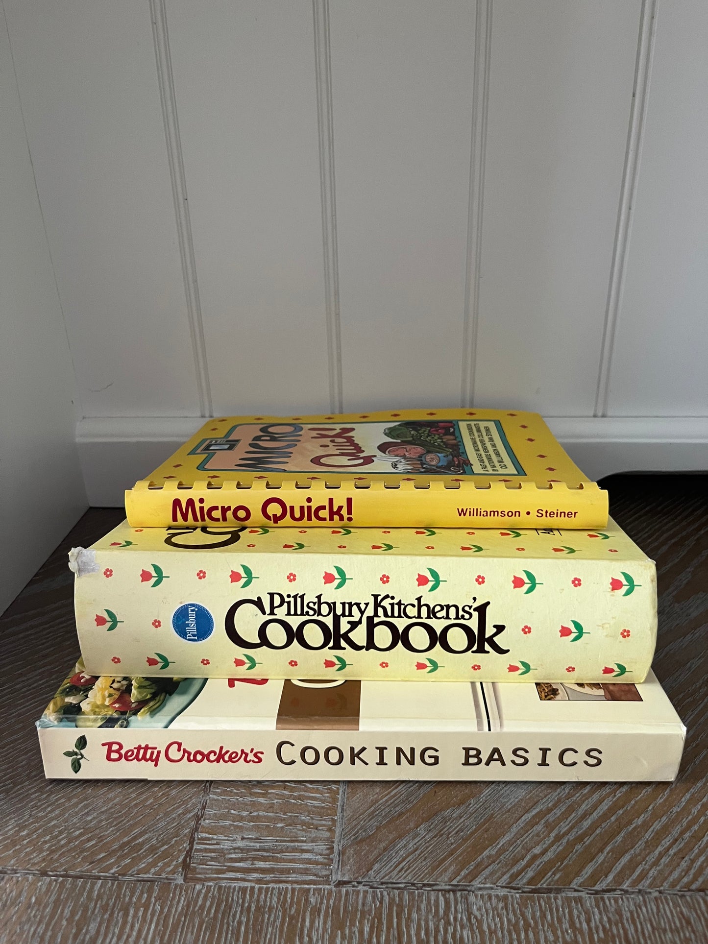 Vintage 1984 Pillsbury Kitchens’ Cookbook Ring Binder Edition