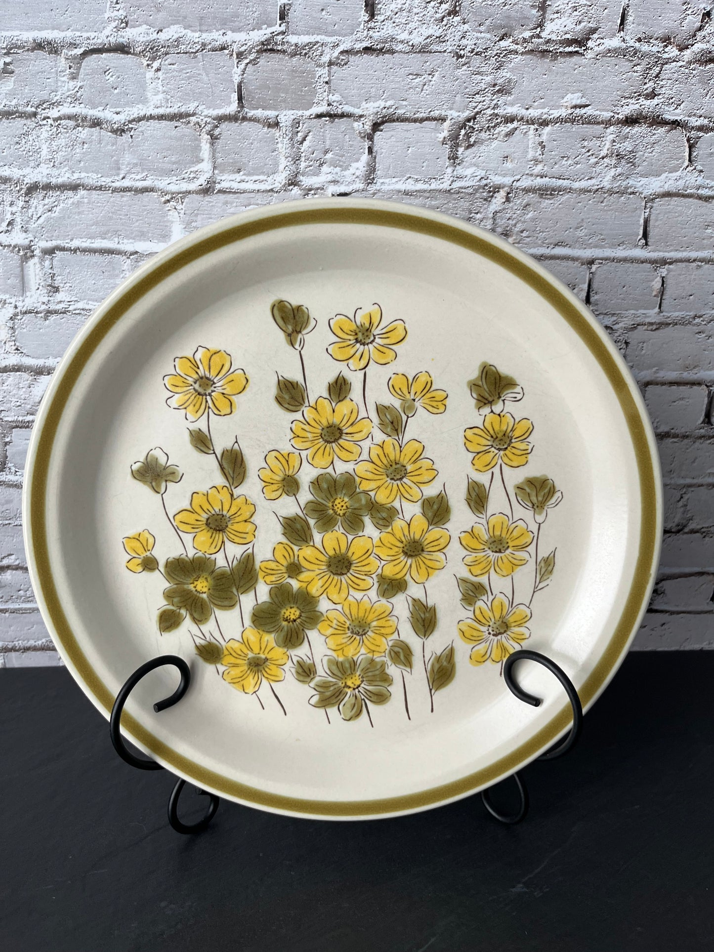 Vintage “Spring Bouquet” Hand-Painted 1970’s Japanese Flower Power Style Stoneware Dinner Plate