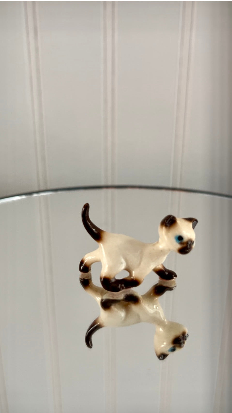 Vintage Kitsch c1960’s Miniature Siamese Kitten Figurine — Mid-Century Hagen-Renaker Style Blue-Eyed Kitty Cat Kitten