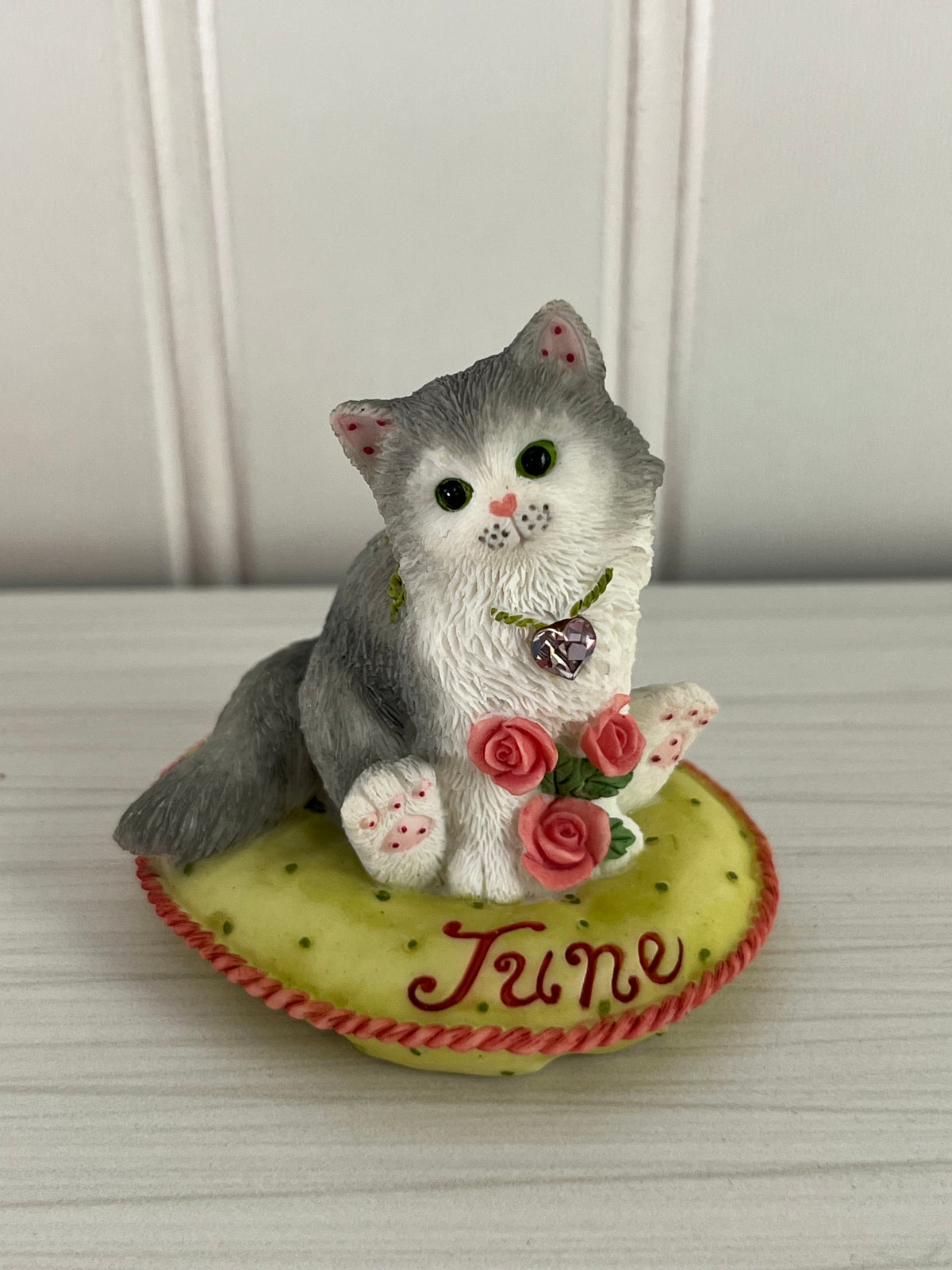 Vintage 2000 Calico Kittens June Pearl & Rose Cat Figurine Priscilla Hillman Enesco with Box