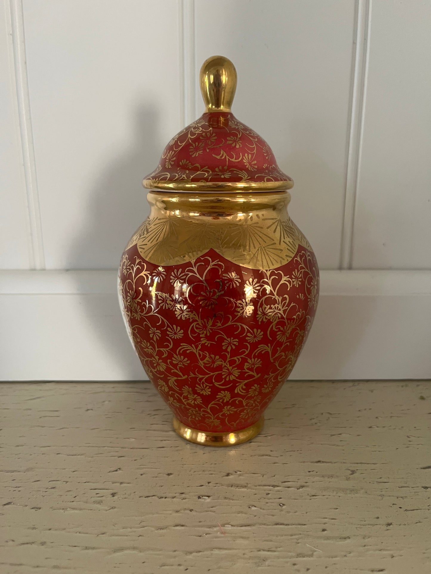 Victorian Revival Ginger Jar with Lid – KHM Bavaria Red & 23K Gold Courtship Scene (c. 1930s–1950s)