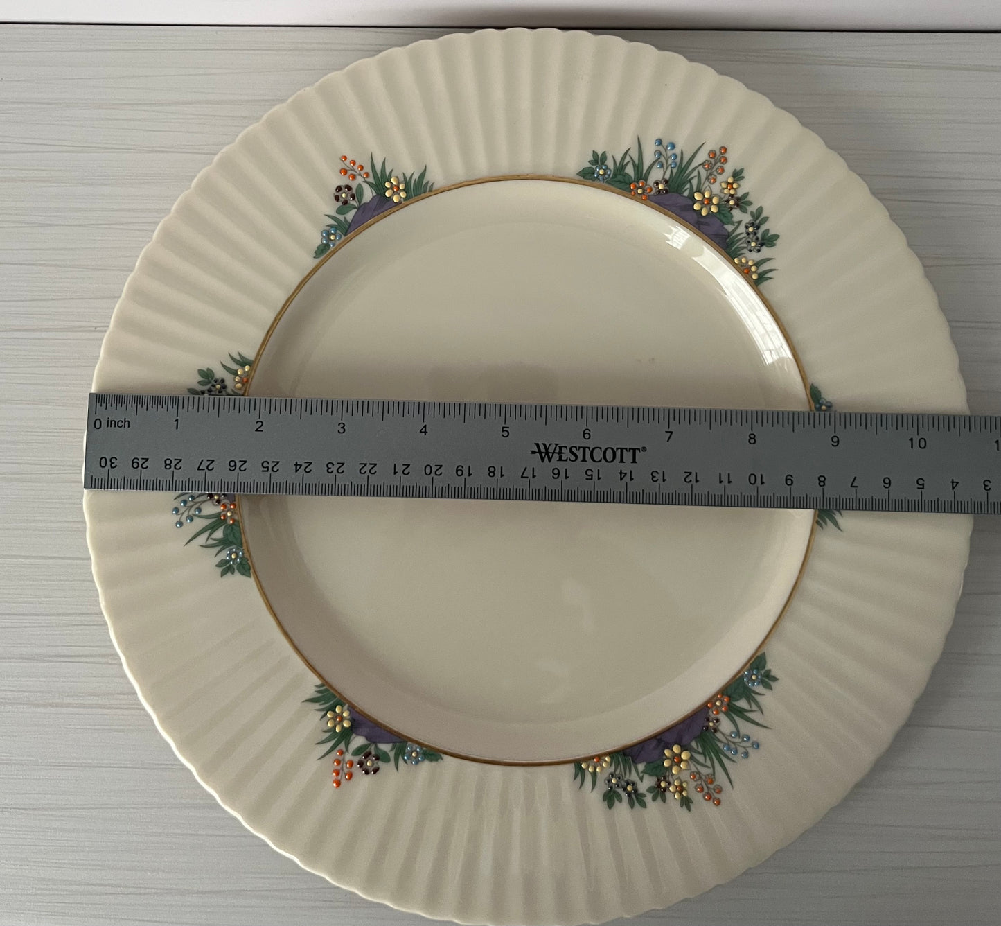 Vintage 1970s Lenox “Rutledge” Dinner Plate – Ivory Fine China with Fluted Rim, Floral Garland & Gold Trim