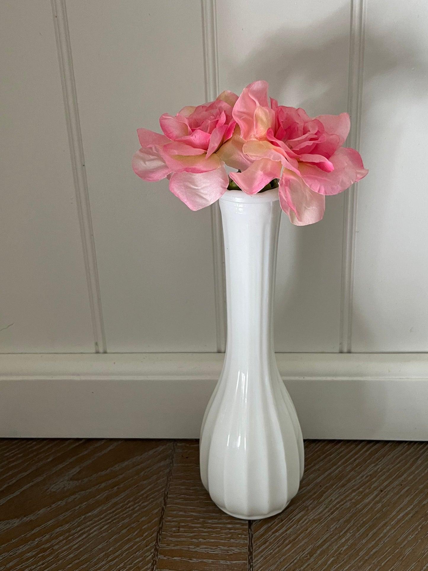 Vintage 1960s–1970s White Milk Glass Bud Vase – Scalloped Rim, Fluted Base, 8½” Tall