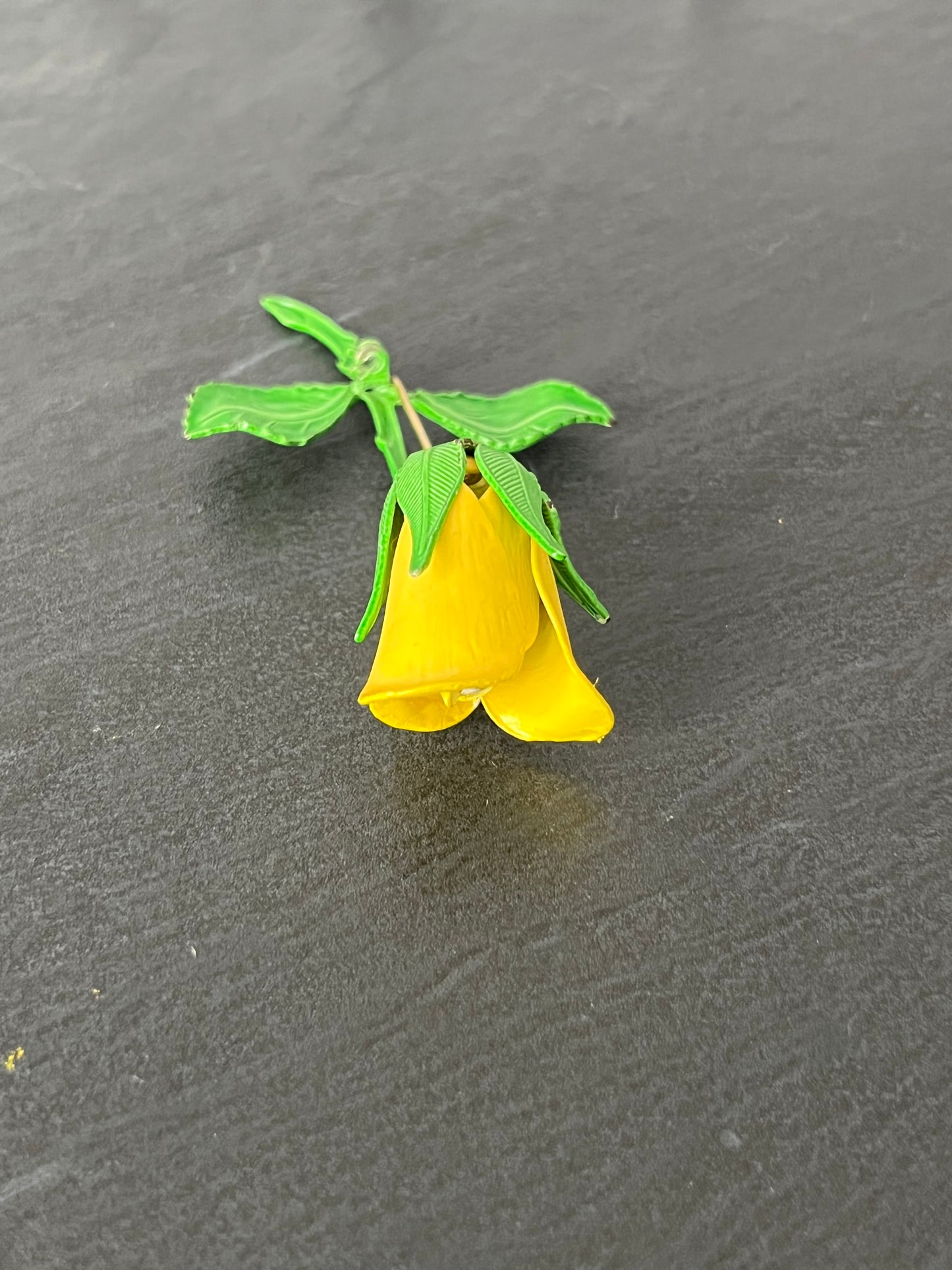 Vintage 1960’s Yellow Rose Enamel Brooch Pin – Mid-Century Floral Jewelry with Green Leaves