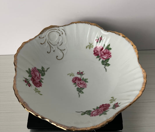 Vintage 1950s Japanese Porcelain Rose Bowl – Scalloped Gold Trim Floral Serving Dish – 8” Cottagecore Decor