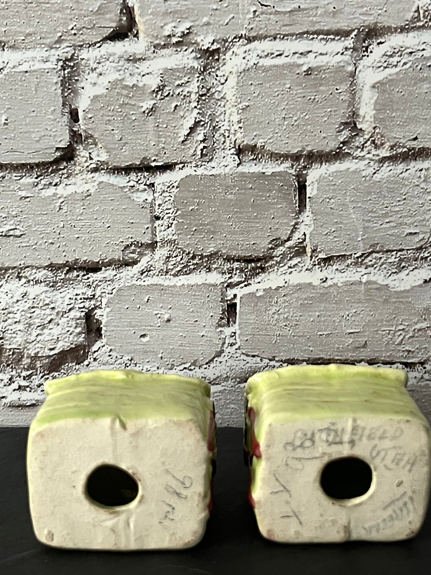 Vintage 1960s–1970s Boys & Girls Outhouse Salt & Pepper Shaker Set – Ceramic Novelty Cottage Shakers