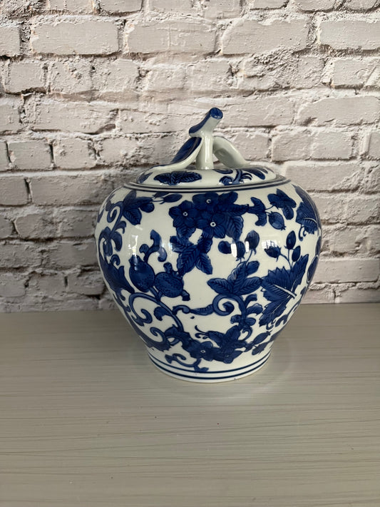 Vintage Blue & White Porcelain Ginger Jar with Lid | Chinoiserie Floral Botanical Decor | 7”