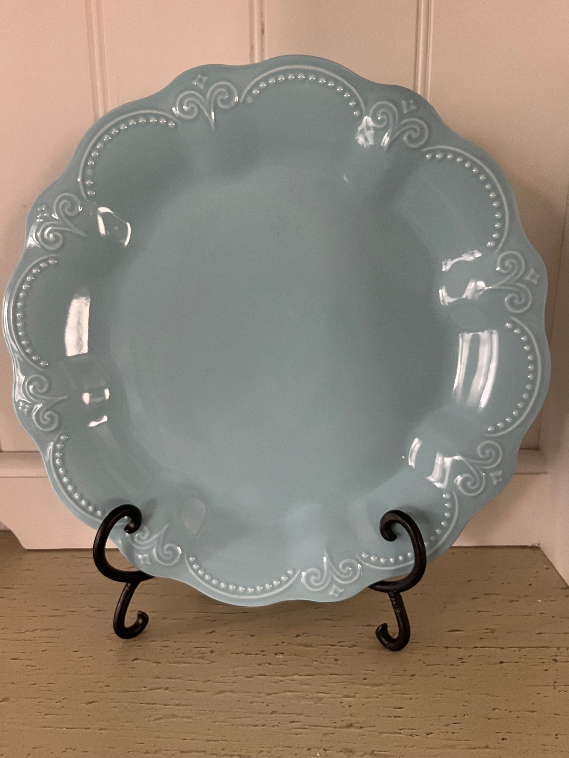 Pioneer Woman “Toni” Scalloped Dinner Plate – Light Blue Stoneware