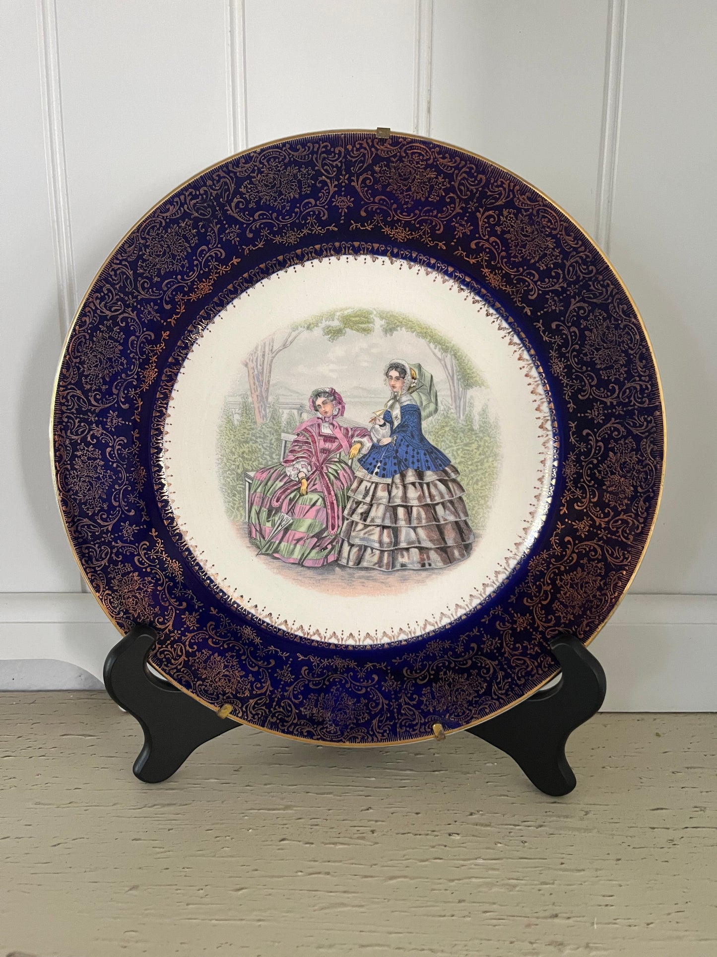 Vintage Imperial Salem China Victorian Ladies Display Plates – Set of 2 with 23K Gold (c. 1940s–1950s) | Godey-Inspired Regency Pair