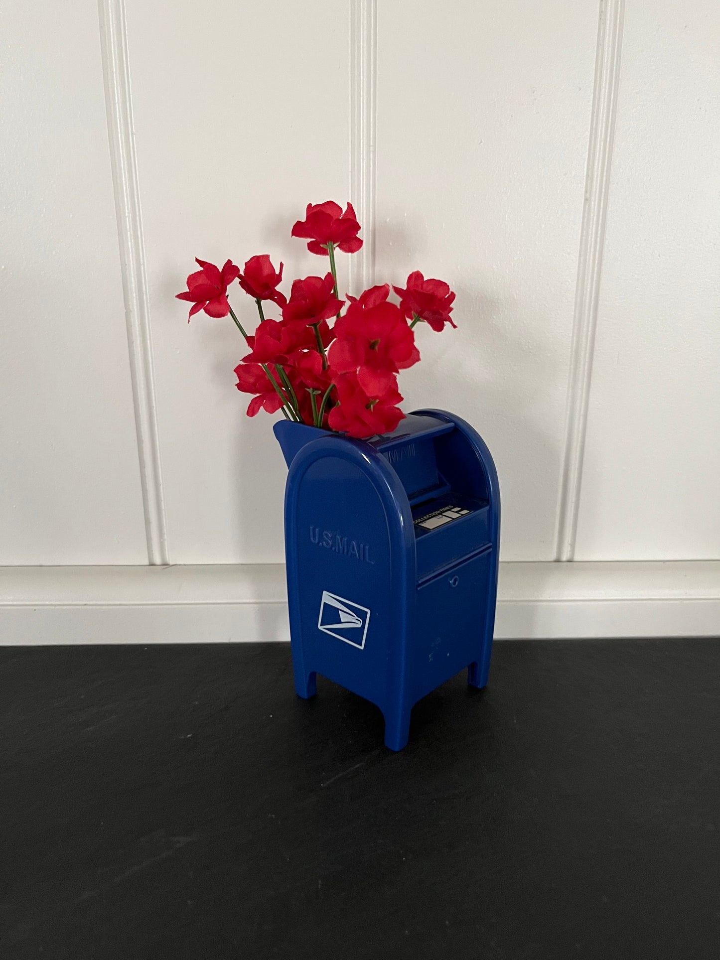 Small 4” x 3” Official USPS Plastic Blue Mailbox Coin Bank & Stamp Dispenser - 2005 Collectible