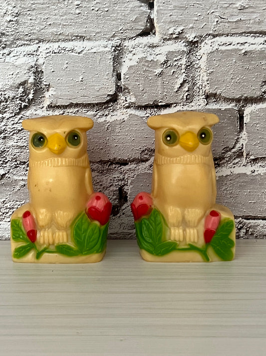 Vintage 1950s HK Owl Salt & Pepper Shakers – Cream Celluloid Owls w/ Red Tulip Flowers – Mid-Century Kitchencore