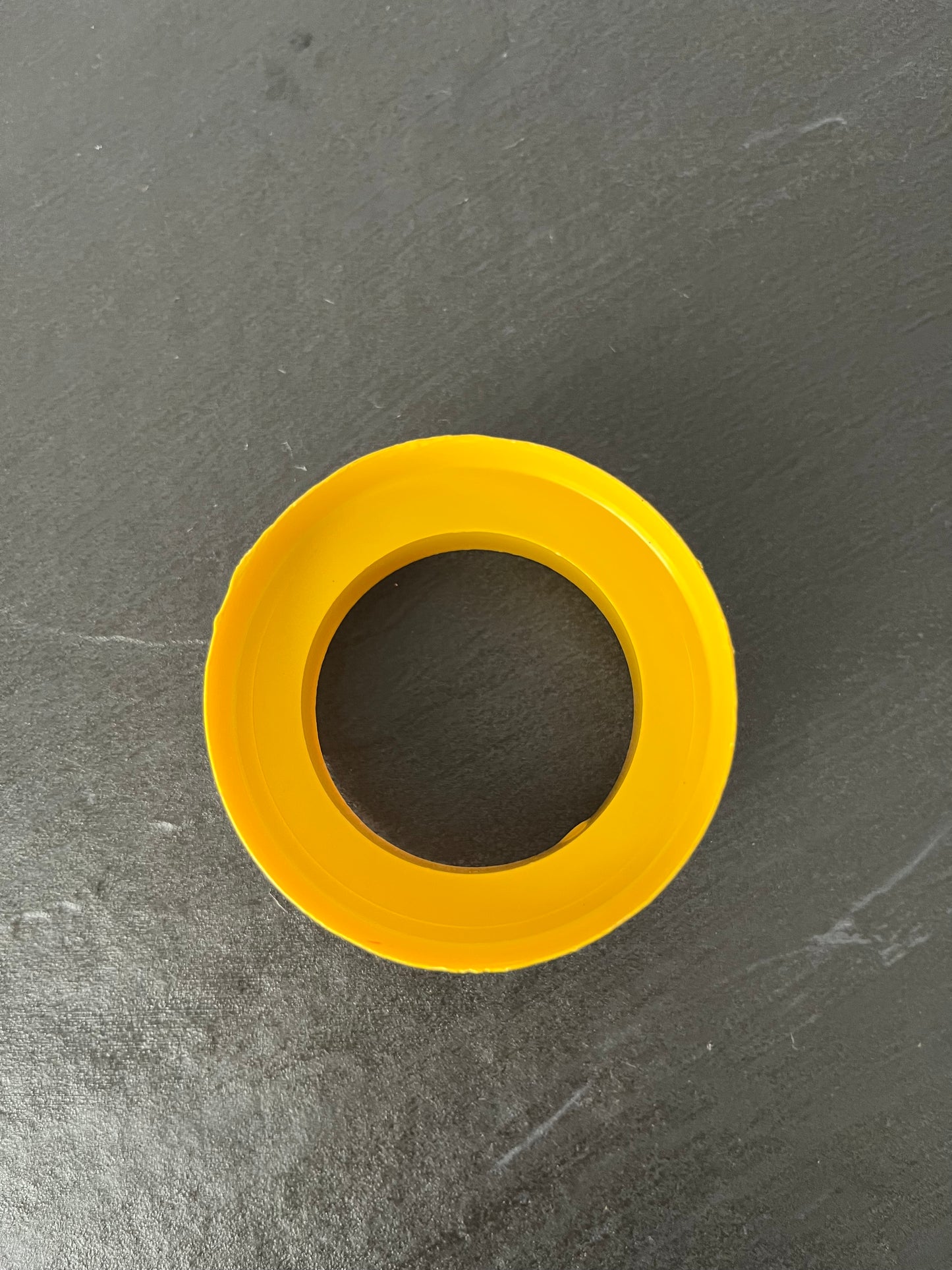 Vintage 1970s Tupperware Biscuit & Cookie Cutter Ring #1264 – Dual-Sided Yellow Baking Tool