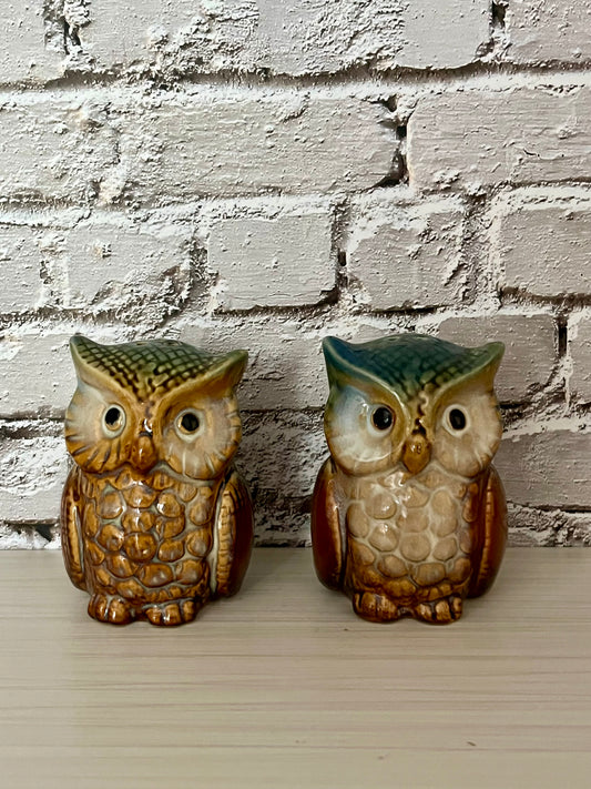 Retro Owl Salt & Pepper Shakers – Brown & Green / Blue Glaze – 1970s Ceramic – Set of 2