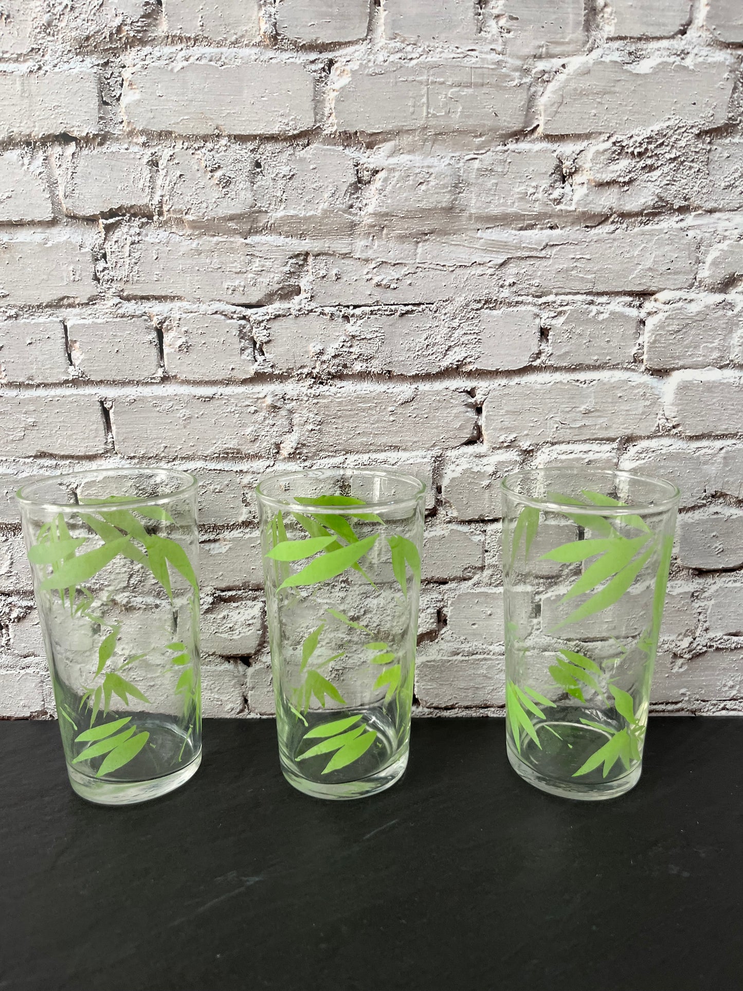 Vintage 1970s–1980s Tropical Bamboo Leaf Drinking Glasses – Set of 3 Green Botanical 10 oz Tumblers – Libbey Style Retro Barware