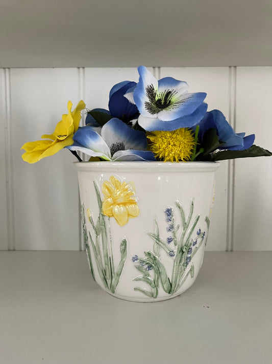 Vintage c.1980s Embossed Floral  Relief Design Ceramic Planter Cachepot | Yellow Daffodils & Bluebells Cottagecore Pottery Vase