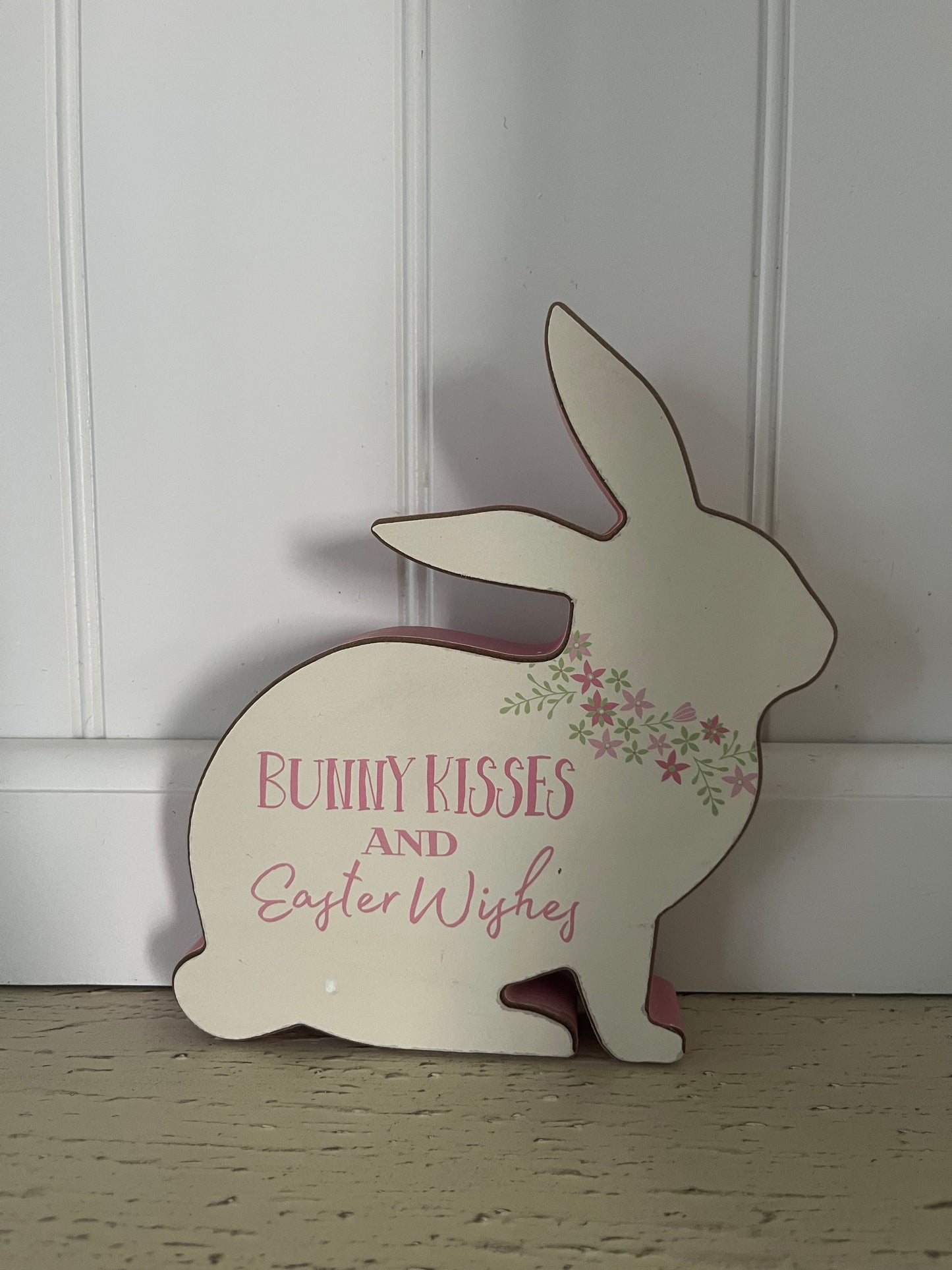 2000s Wooden Bunny Sign – “Bunny Kisses & Easter Wishes” Pastel Spring Decor