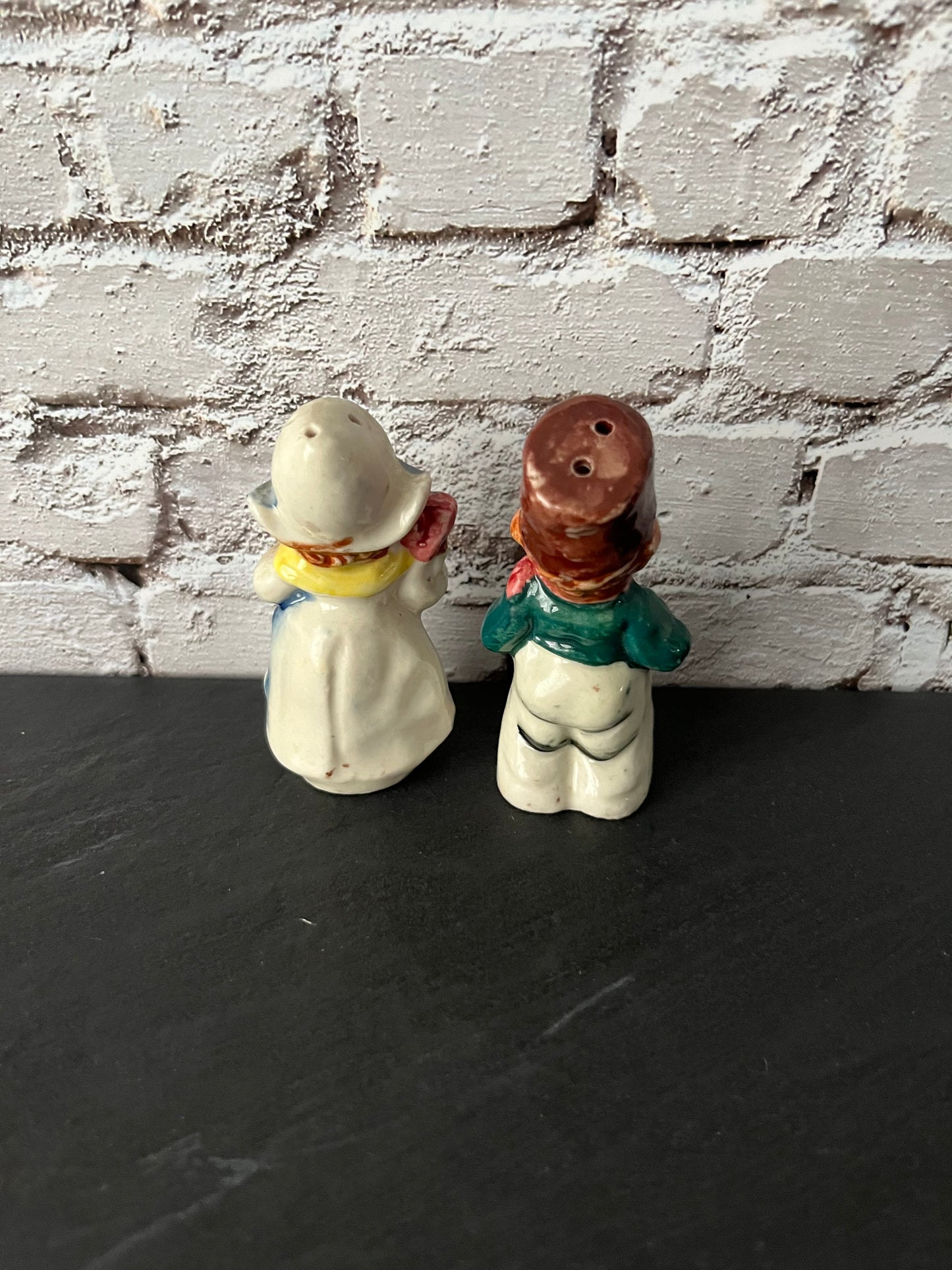 Vintage 1950s Lefton-Style Dutch Boy & Girl Salt and Pepper Shakers – Hand Painted Japanese Porcelain Couple Figurines